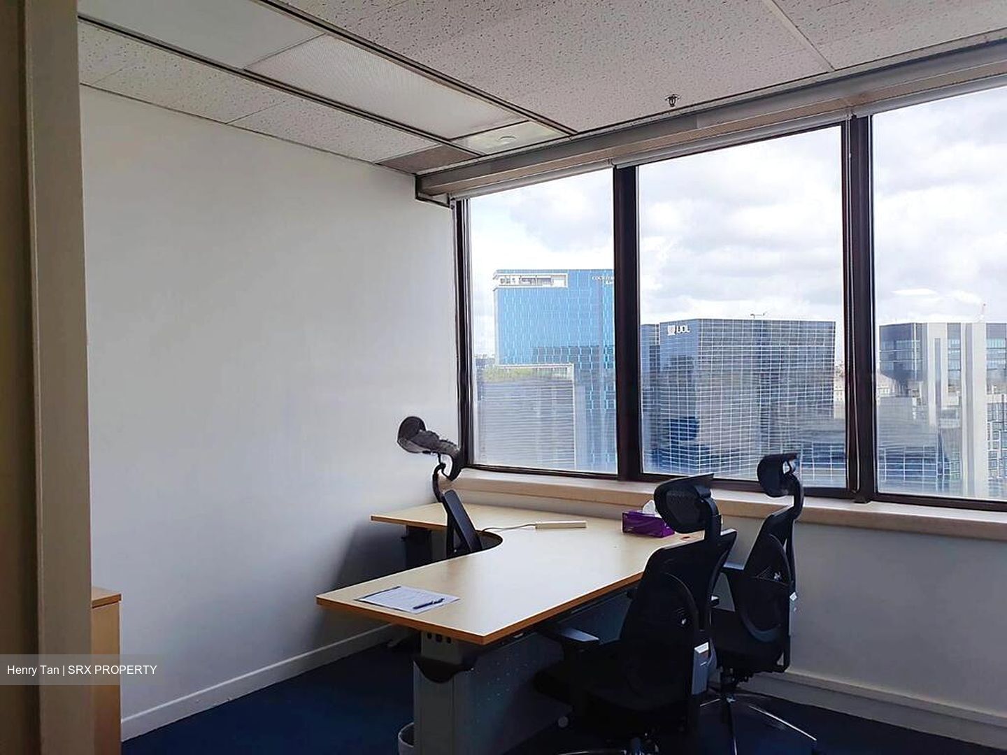 United Square (D11), Office #584317911